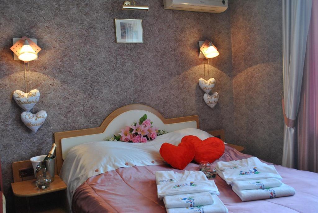 Paradise Hotel Gomel Exterior photo